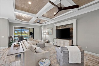 9515 Campanile Cir in Naples, FL - Building Photo - Building Photo