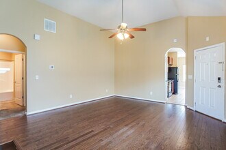 4652 Rosser Loop Dr in Bessemer, AL - Building Photo - Building Photo