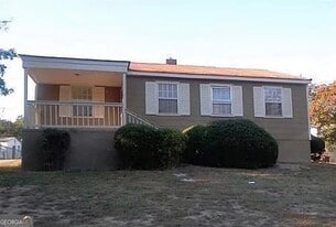 102 Cactus Hill Cir in Elberton, GA - Building Photo