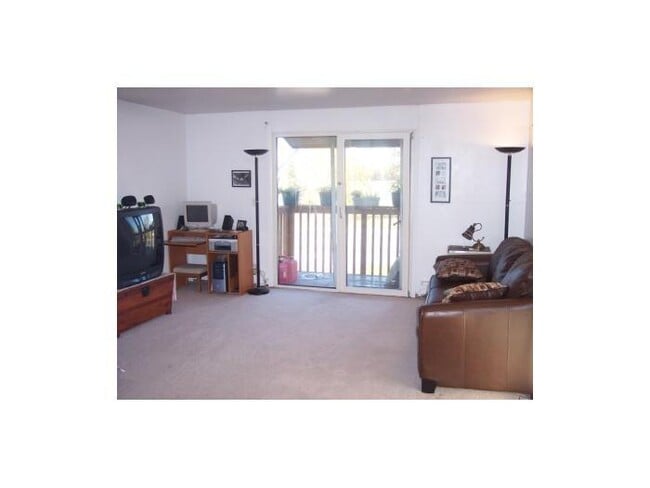 2213 Lathrop St in Fairbanks, AK - Building Photo - Building Photo