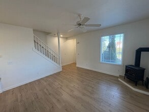 1315-1315 5th St in Anacortes, WA - Building Photo - Building Photo