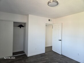 5909 Nogal Ave, Unit Second Floor C in Bakersfield, CA - Foto de edificio - Building Photo