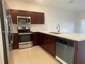 10491 W 34th Ct in Hialeah, FL - Building Photo