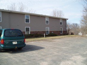 252 Cascade St in Osceola, WI - Foto de edificio - Building Photo