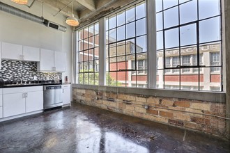 Futura Lofts in Dallas, TX - Building Photo - Building Photo