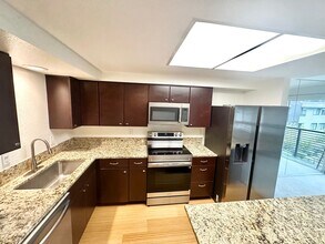 11300 1st Ave NE in Seattle, WA - Building Photo - Building Photo