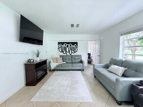 600 NE 44th St in Pompano Beach, FL - Building Photo - Building Photo