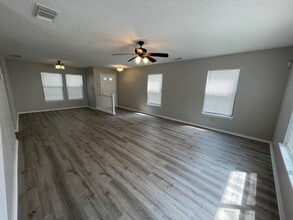 7422 Micron Dr in San Antonio, TX - Building Photo - Building Photo