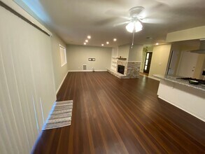1143 W Evergreen Ct in Visalia, CA - Building Photo - Building Photo