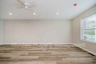 7266 W Reformatory Rd in Fortville, IN - Building Photo - Building Photo