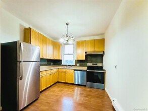 4 Bancker Pl in New Rochelle, NY - Building Photo - Building Photo