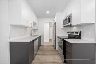 2015 Elmhurst Av in Montréal, QC - Building Photo