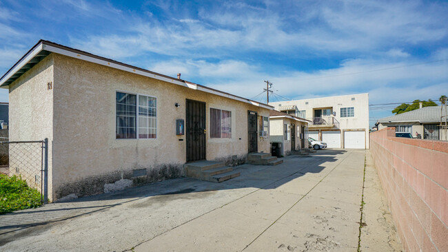 721 School Ave in East Los Angeles, CA - Building Photo - Building Photo