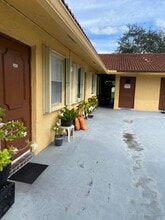 3483 Coral Springs Dr, Unit 4 in Coral Springs, FL - Building Photo - Building Photo