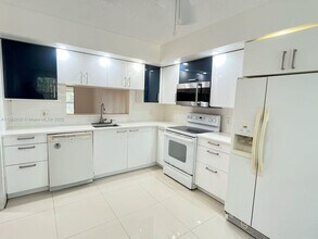 1101 SW 128th Terrace in Pembroke Pines, FL - Building Photo - Building Photo