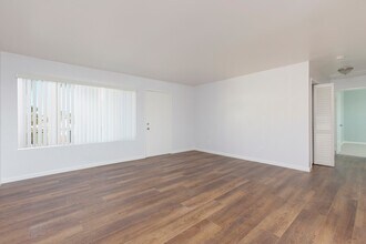 251-255 Ebony Ave in Imperial Beach, CA - Building Photo - Building Photo