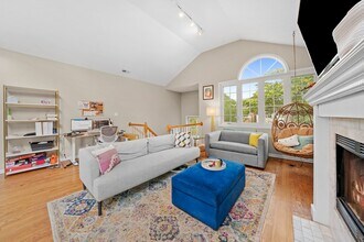 1028 N Wolcott Ave, Unit 3 in Chicago, IL - Foto de edificio - Building Photo