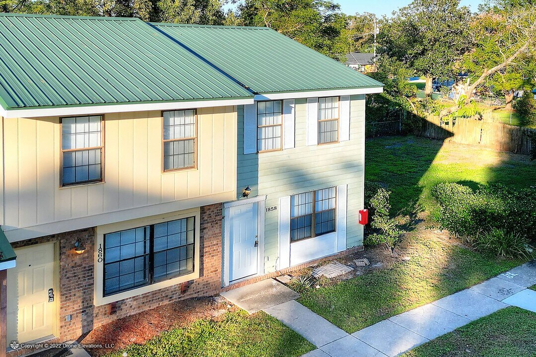 1866 Ave Q SW in Winter Haven, FL - Building Photo