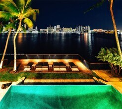 3916 Island Estates Dr in Miami, FL - Building Photo - Building Photo