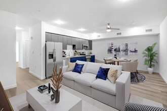 Shoreline Apartments in Los Angeles, CA - Foto de edificio - Interior Photo