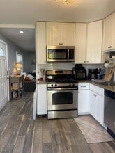 16 Brookside Ave in Pequannock Township, NJ - Building Photo - Building Photo