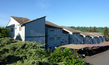 SouthCenter View Condominium in Seattle, WA - Foto de edificio - Building Photo