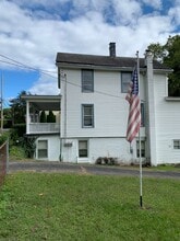 427 Delaware Ave in Kingston, NY - Building Photo - Building Photo