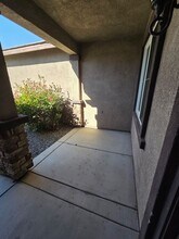 14245 Tierra Del Sur St in Adelanto, CA - Foto de edificio - Building Photo