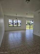 5463 Ferris Ave in Ave Maria, FL - Foto de edificio - Building Photo