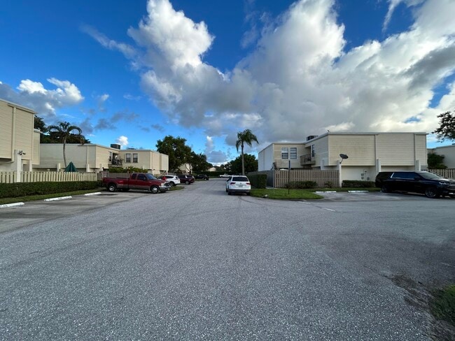 11983 Shakerwood Ln in West Palm Beach, FL - Building Photo - Building Photo