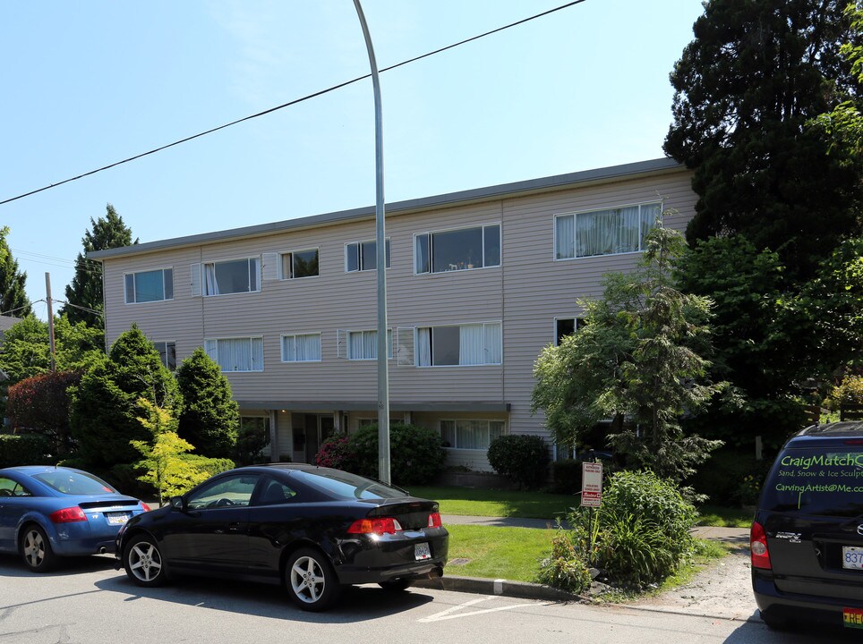 2014 W 5th Ave in Vancouver, BC - Building Photo