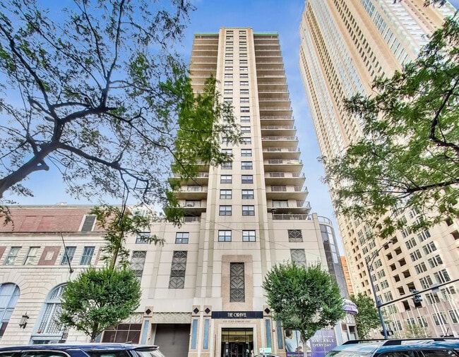 property at 635 N Dearborn St