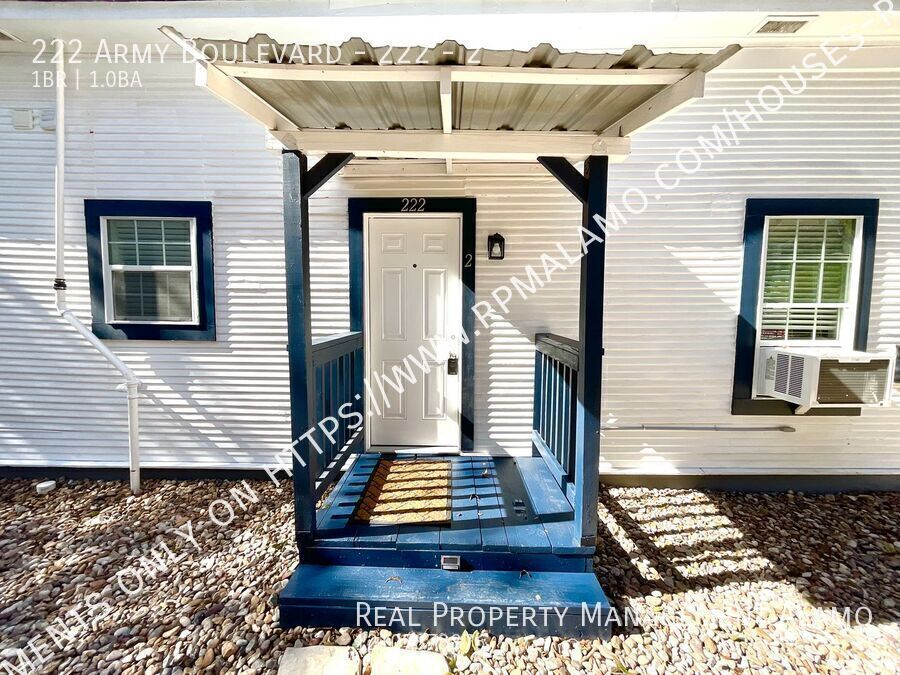 222 Army Blvd in San Antonio, TX - Building Photo