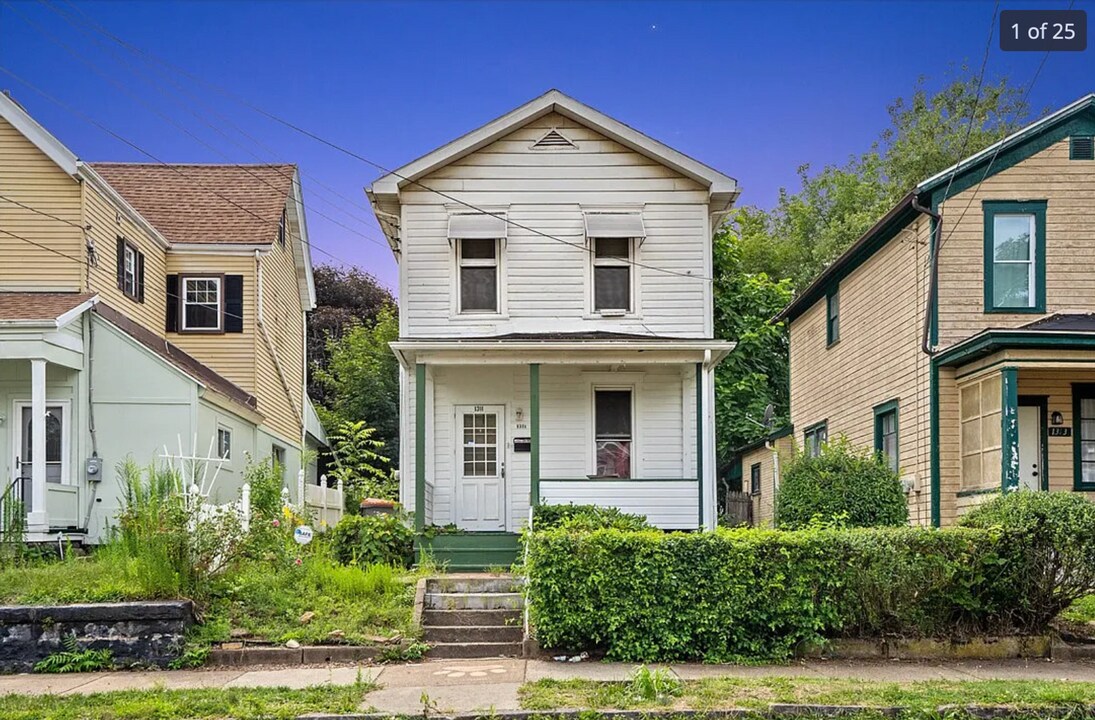 1311 3rd Ave in Beaver Falls, PA - Building Photo