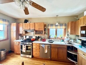 121 Lowell St, Unit 2 in Somerville, MA - Building Photo - Building Photo