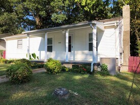 2412 Huntsville St NW in Huntsville, AL - Building Photo