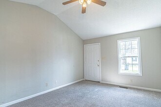 1805 Harbor Dr in Oak Grove, KY - Building Photo - Building Photo