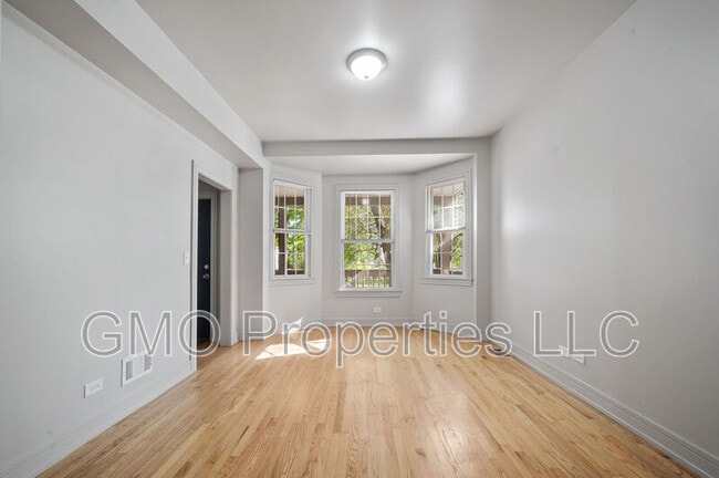 7050 S Throop St in Chicago, IL - Foto de edificio - Building Photo