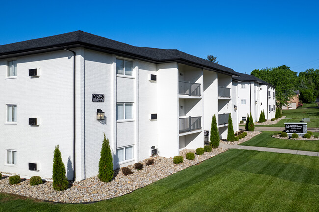 The Reserves at Meadow Wood in Fort Mitchell, KY - Building Photo - Building Photo