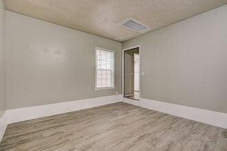 3815 Bradfred St in Midwest City, OK - Building Photo - Building Photo