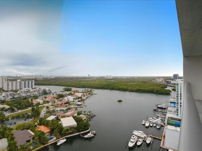 330 Sunny Isles Blvd in Sunny Isles Beach, FL - Building Photo - Building Photo