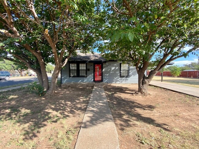 property at 2918 1st Pl