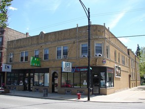 2121-2125 W Irving Park Rd in Chicago, IL - Building Photo - Building Photo