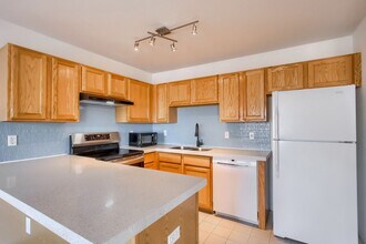 9612 E Arkansas Pl in Denver, CO - Foto de edificio - Building Photo