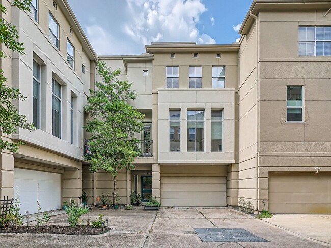 property at 1112 Columbus St