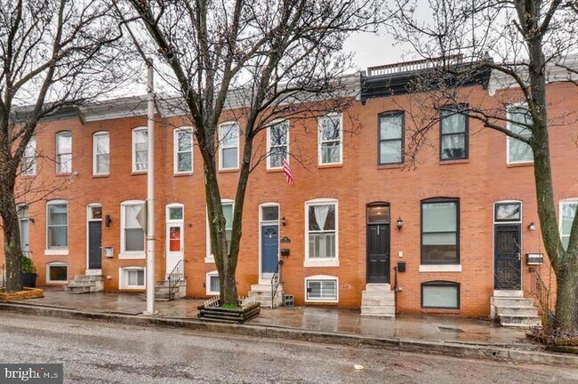 property at 729 S Lakewood Ave