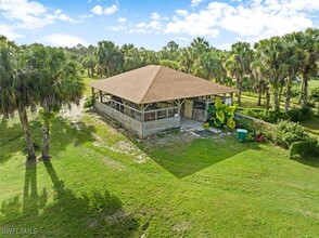 440 21st St NW in Naples, FL - Foto de edificio - Building Photo