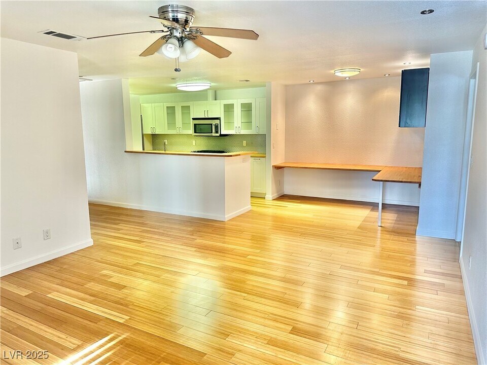 2200 S Fort Apache Rd in Las Vegas, NV - Building Photo