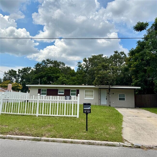 5715 Elon Dr in Orlando, FL - Building Photo - Building Photo