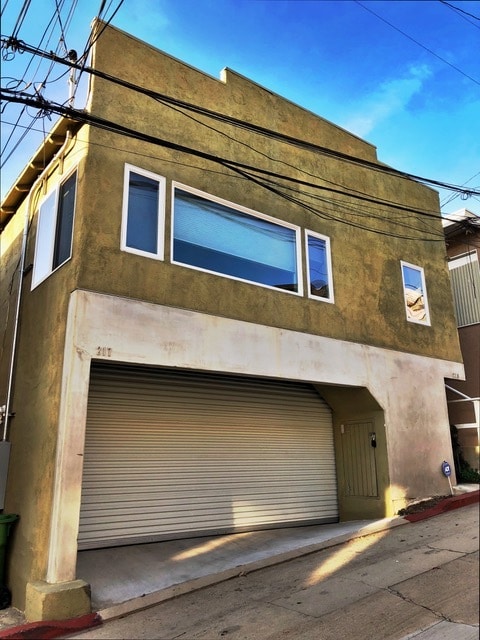 217 Kelp St, Unit 217 Kelp St. in Manhattan Beach, CA - Building Photo - Building Photo